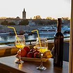Sundowner Apartament *