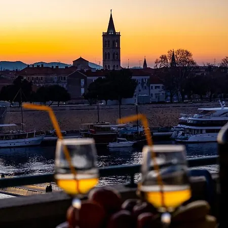 Sundowner Apartment *